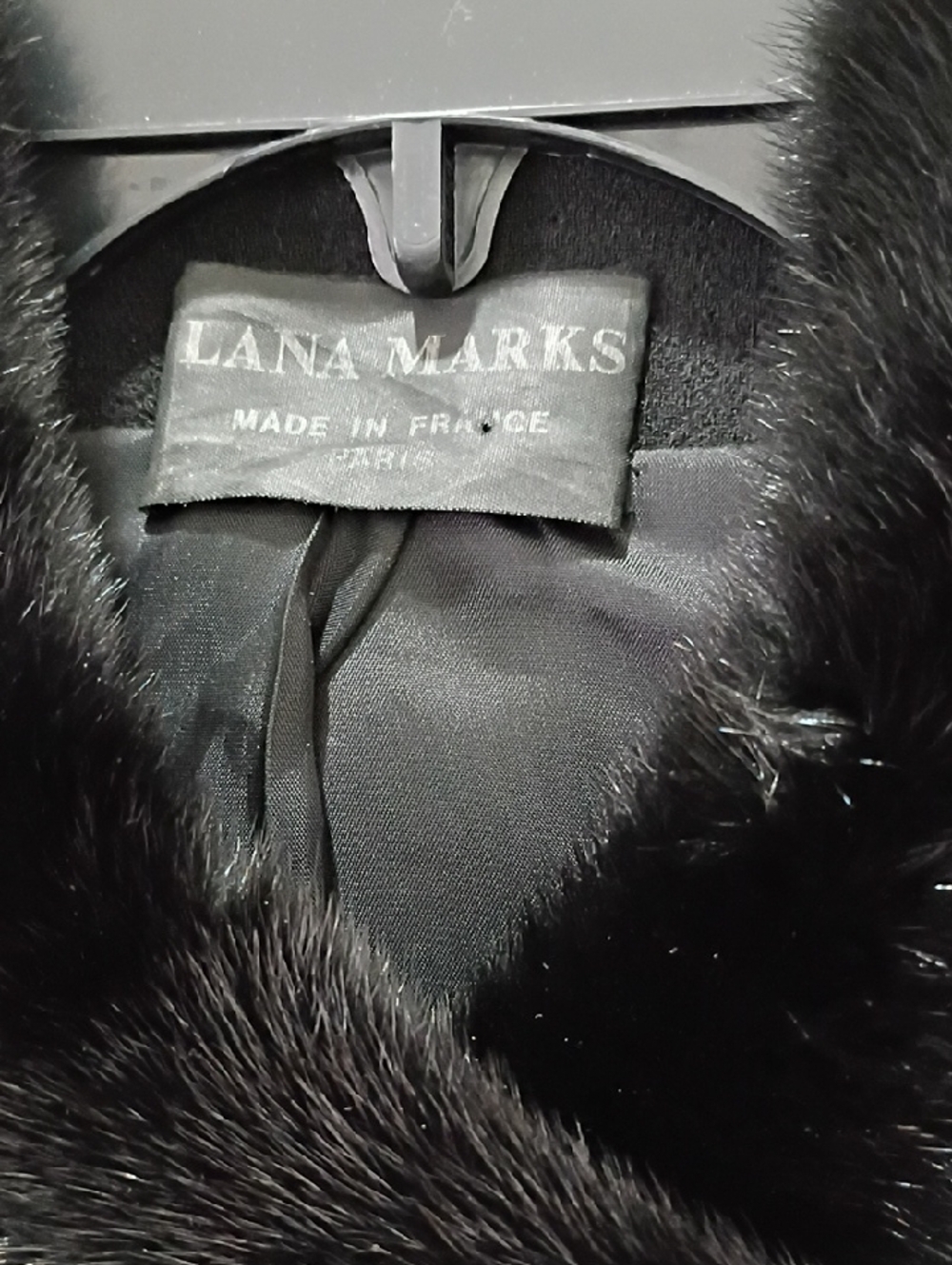 Lana Marks Black Fur Collar Suit... Blackgamma Mink... Thin Skirt